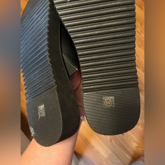 Black Clogs - Picture 3 of 3